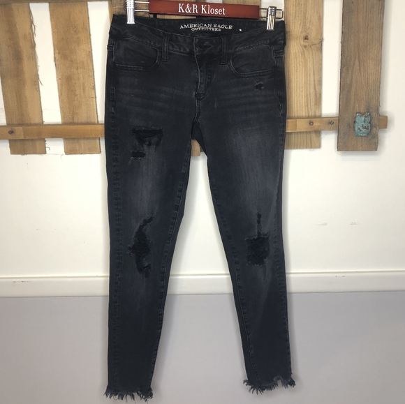 American Eagle Outfitters Denim - American Eagle Distressed Skinny Jeans Size 4